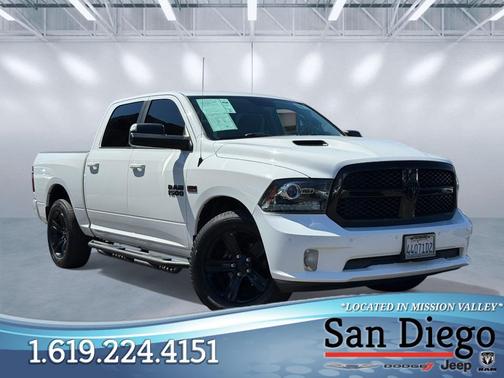 2017 RAM 1500 Night Crew Cab 4x4 5'7' Box
