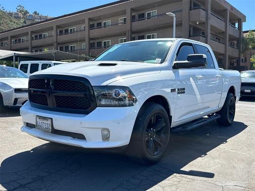 2017 RAM 1500 Night Crew Cab 4x4 5'7' Box