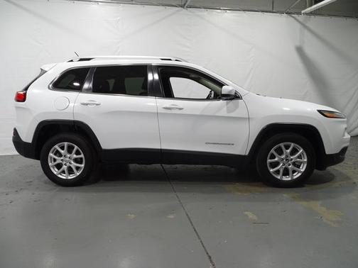 Photo 2 of 41 of 2014 Jeep Cherokee Latitude