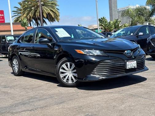 2018 Toyota Camry Hybrid LE