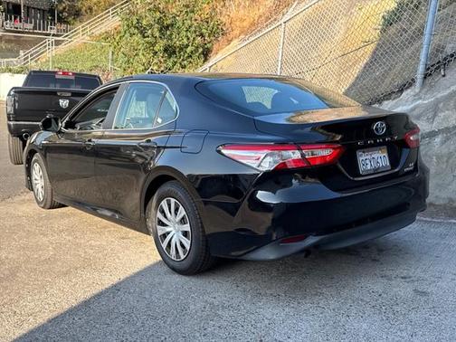 2018 Toyota Camry Hybrid LE
