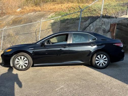 2018 Toyota Camry Hybrid LE