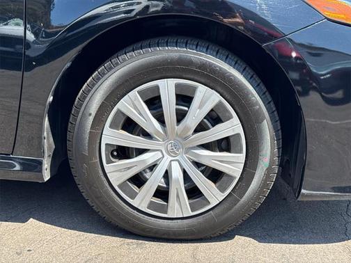 2018 Toyota Camry Hybrid LE