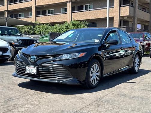 2018 Toyota Camry Hybrid LE