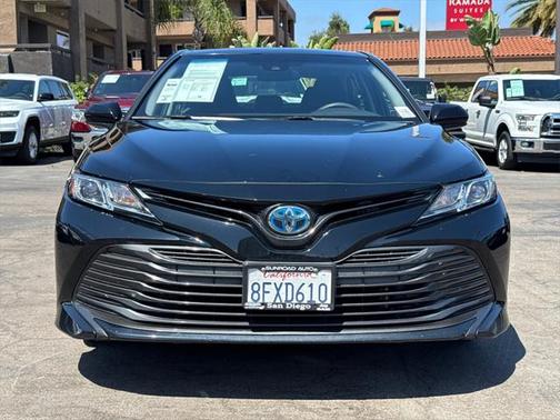 2018 Toyota Camry Hybrid LE