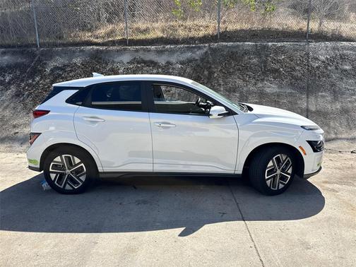 2023 Hyundai KONA EV SE