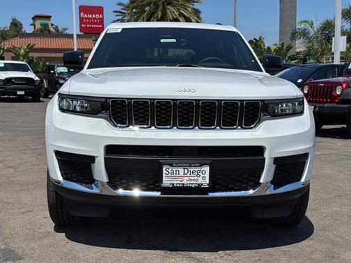 2025 Jeep Grand Cherokee L Laredo