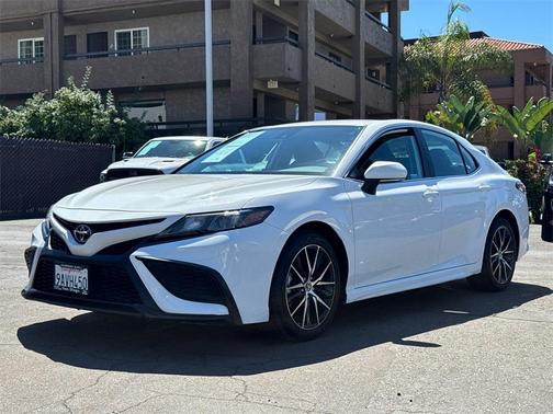 2022 Toyota Camry SE