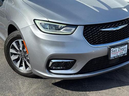 2021 Chrysler Pacifica Hybrid Touring L