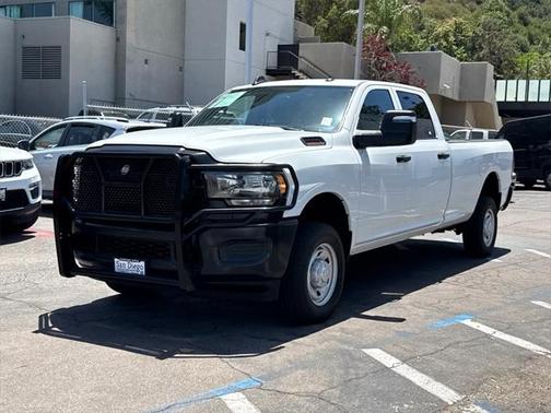 2024 RAM 2500 Tradesman Crew Cab 4x4 8' Box