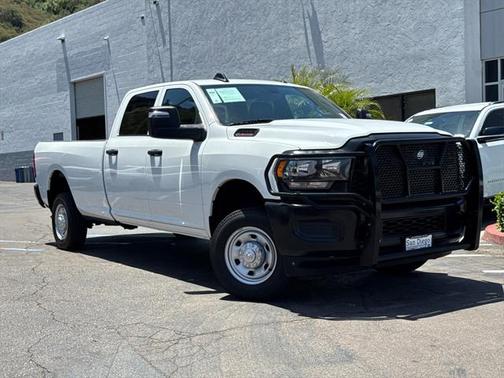 2024 RAM 2500 Tradesman Crew Cab 4x4 8' Box