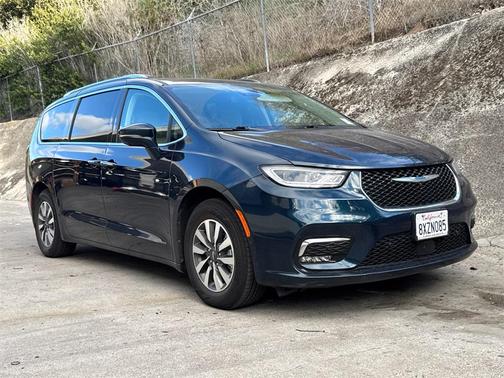 2021 Chrysler Pacifica Hybrid Touring L
