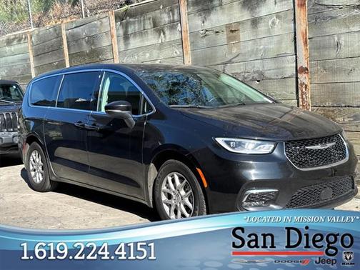 2023 Chrysler Pacifica Touring L