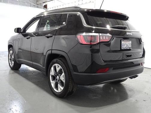 Photo 5 of 45 of 2020 Jeep Compass Limited