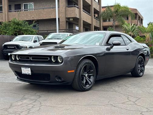2015 Dodge Challenger SXT