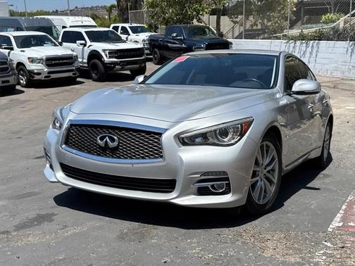 2015 INFINITI Q50 Premium