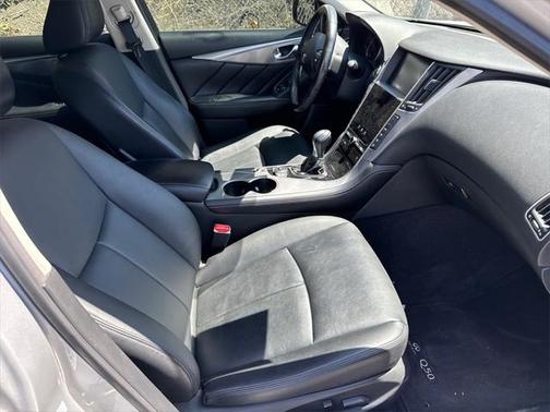 2015 INFINITI Q50 Premium