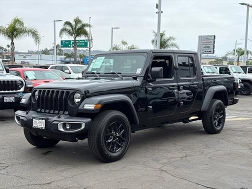 2023 Jeep Gladiator Sport S