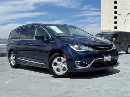 2018 Chrysler Pacifica Hybrid Touring L