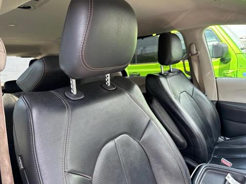 2018 Chrysler Pacifica Hybrid Touring L