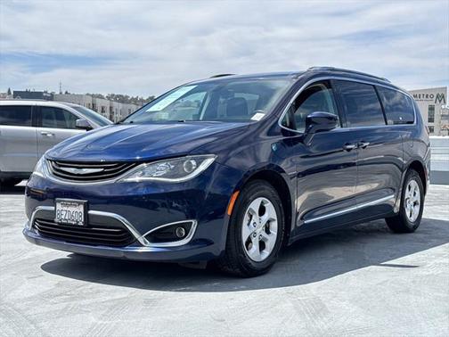 2018 Chrysler Pacifica Hybrid Touring L