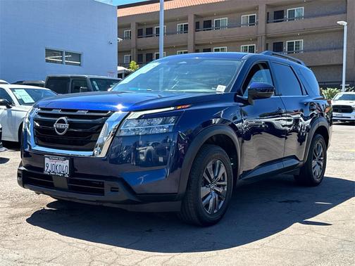 2022 Nissan Pathfinder SV 2WD