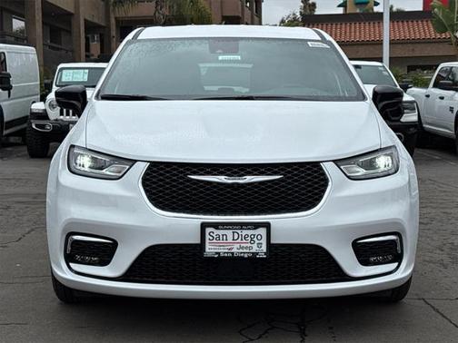 2025 Chrysler Pacifica Hybrid Select
