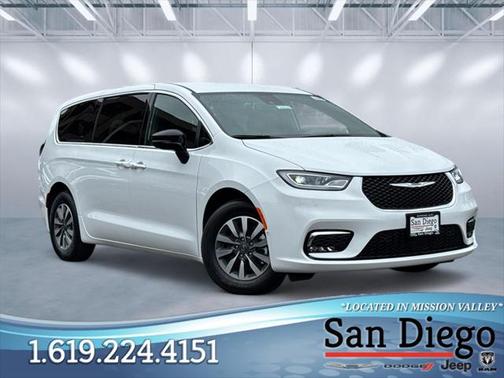 2025 Chrysler Pacifica Hybrid Select