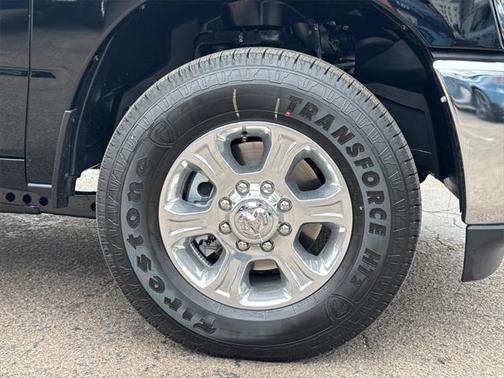 2025 RAM 2500 Big Horn Crew Cab 4x2 6'4' Box