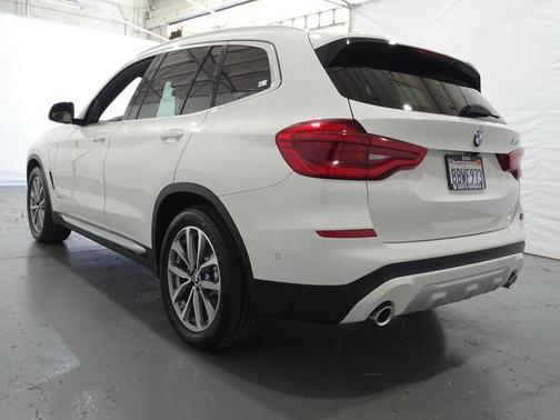 Photo 5 of 44 of 2018 BMW X3 xDrive30i