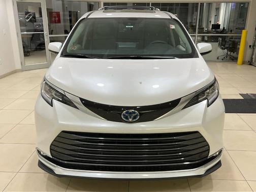 2024 Toyota Sienna Limited