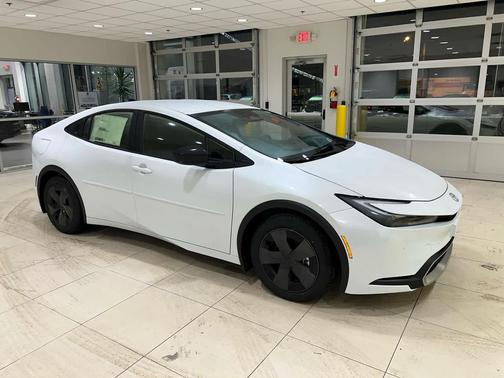 2026 Toyota Prius Plug-In Hybrid SE