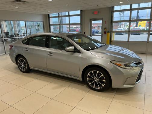 2016 Toyota Avalon Hybrid XLE Premium