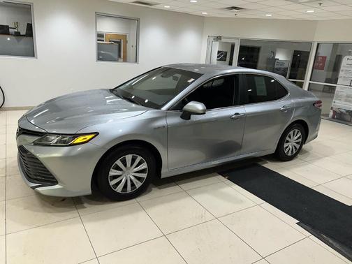 2018 Toyota Camry Hybrid LE