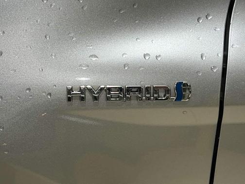 2018 Toyota Camry Hybrid LE