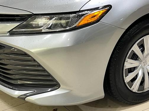 2018 Toyota Camry Hybrid LE