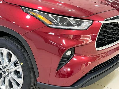 2026 Toyota Highlander Hybrid Limited