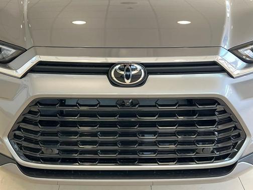 Heavy Metal 2026 Toyota Grand Highlander Platinum