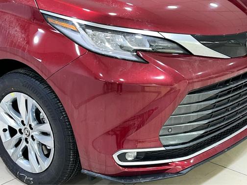 2026 Toyota Sienna Limited