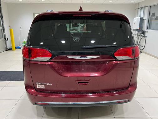 2019 Chrysler Pacifica Touring-L
