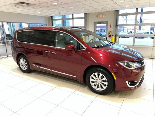 2019 Chrysler Pacifica Touring-L