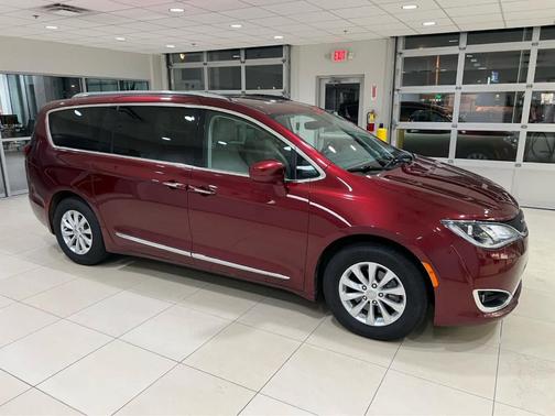 2019 Chrysler Pacifica Touring-L