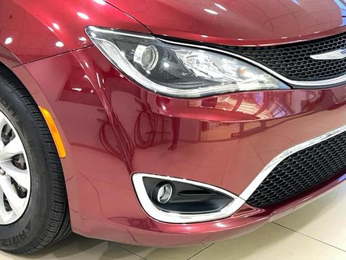 2019 Chrysler Pacifica Touring-L