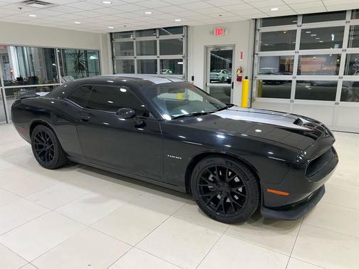 Pitch Black Clearcoat 2021 Dodge Challenger R/T