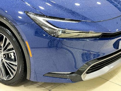 2025 Toyota Prius XLE