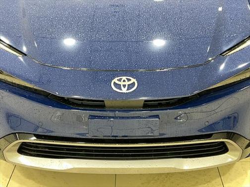 2025 Toyota Prius XLE