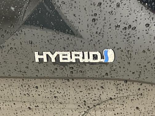 2022 Toyota Prius LE