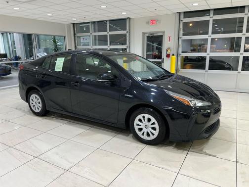 2022 Toyota Prius LE