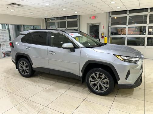 2022 Toyota RAV4 Hybrid XLE Premium