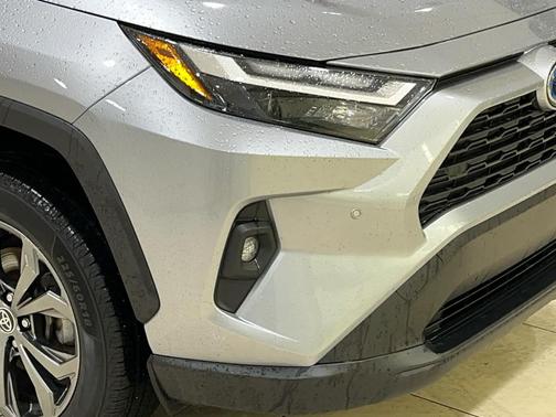 2022 Toyota RAV4 Hybrid XLE Premium